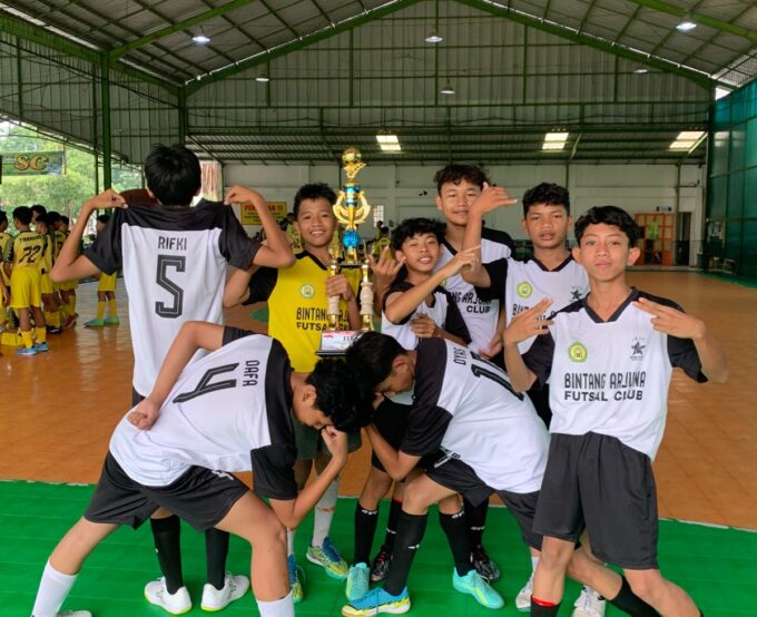 SMP Muhammadiyah 1 Pare juara 3 Liga Futsal Pare SMP/MTS